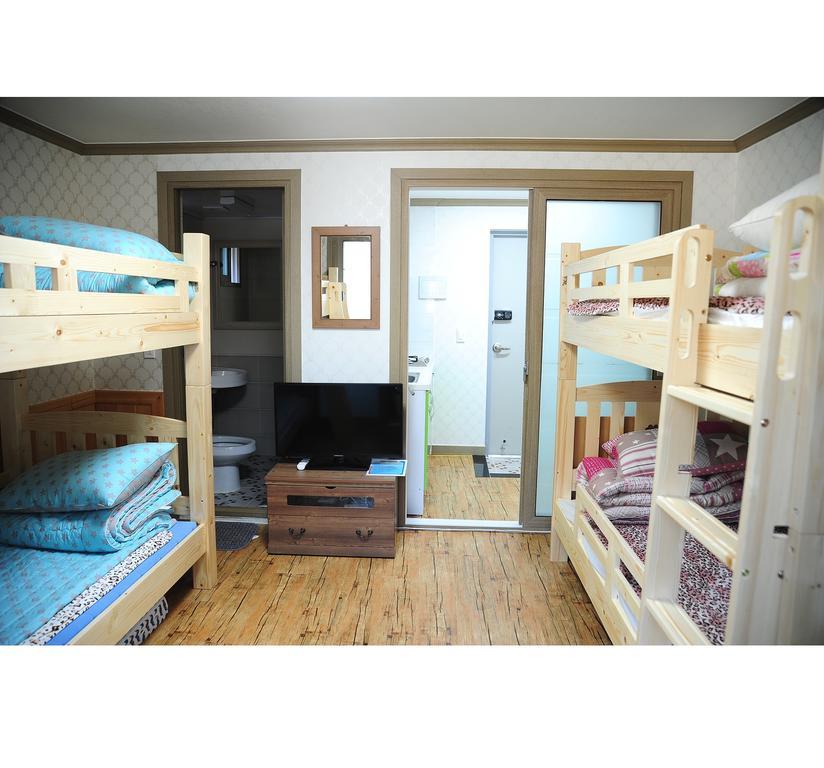The 1St Andong Hostel Bagian luar foto